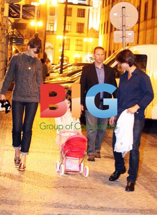Tom Cruise, Katie Holmes, and Suri in Prague