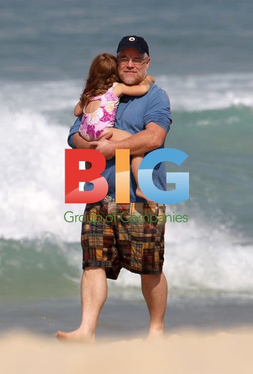 Philip Seymour Hoffman & Family at Bondi Beach