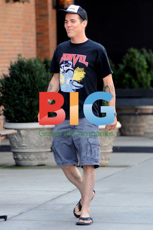 Steve-O Eats Lunch with Friend