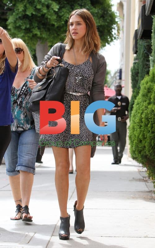 Jessica Alba at Urth Caffe in Beverly Hills