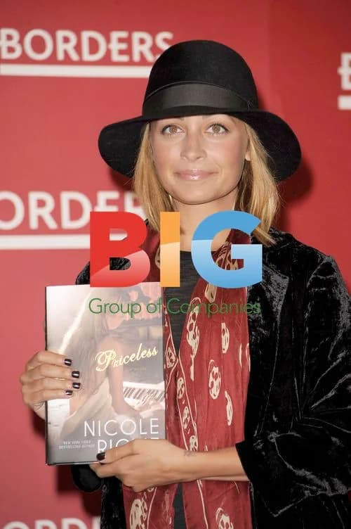 Nicole Richie Signing Books in NYC