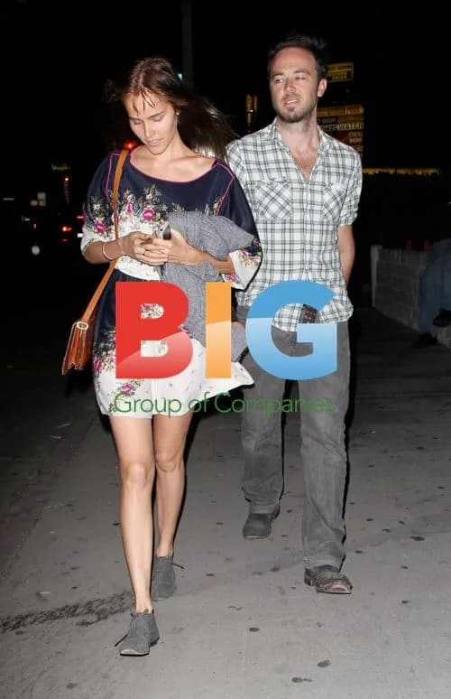 Isabel Lucas Has Dinner in Hollywood