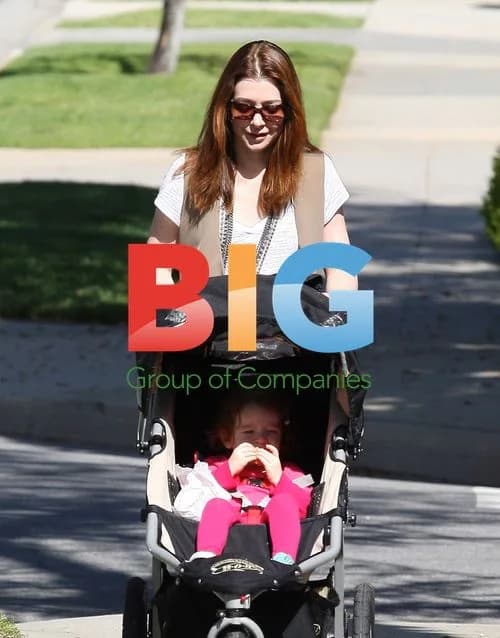 Alyson Hannigan with daughter Satyana