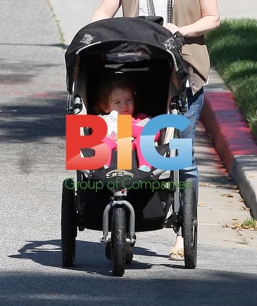 Alyson Hannigan and Daughter Satyana