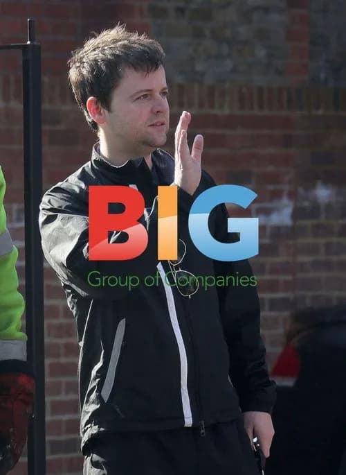 Declan Donnelly supervises line removal