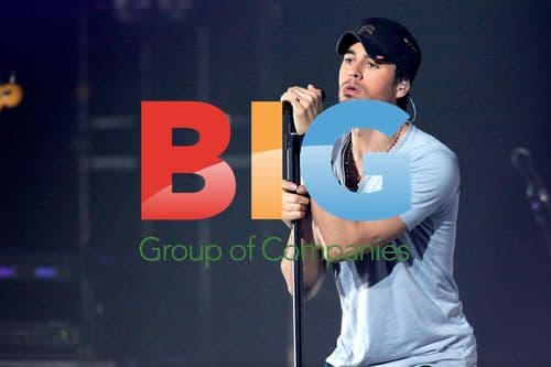 Enrique Iglesias Performs in Nice, France