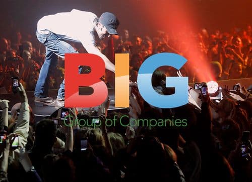 Enrique Iglesias Performs in Nice, France