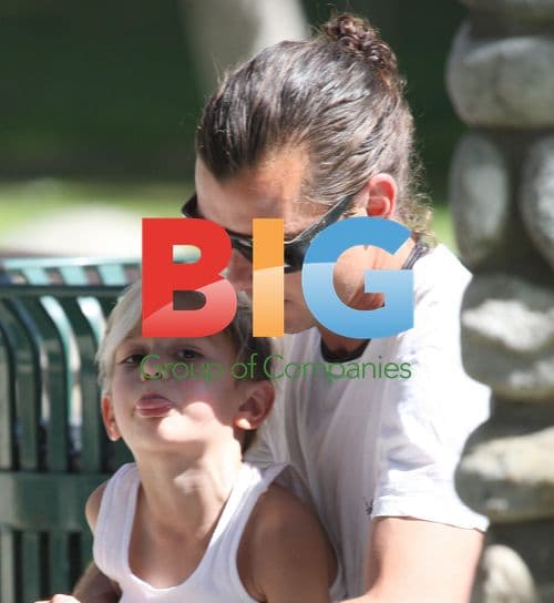 Gavin Rossdale and son Kingston at the park