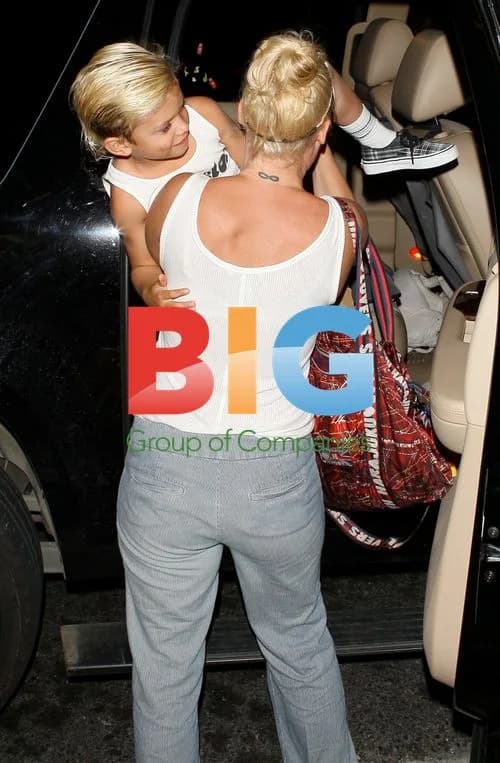 Gwen Stefani and Gavin Rossdale with Kids