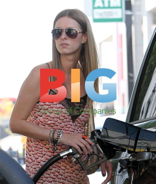 Nicky Hilton Shopping in Beverly Hills