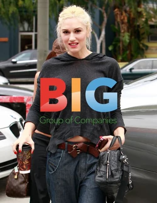 Gwen Stefani at Planet Nails, Beverly Hills