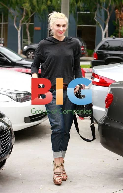 Gwen Stefani at Planet Nails