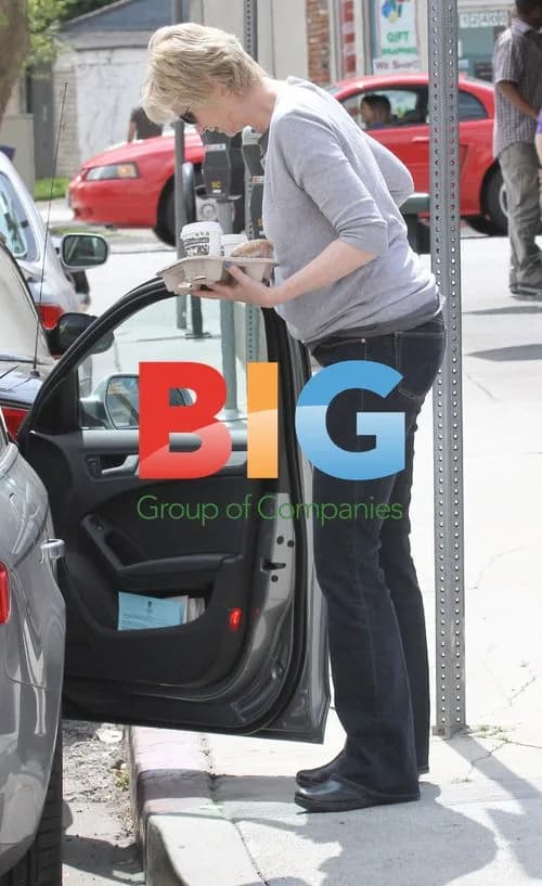 Jane Lynch picks up breakfast in LA