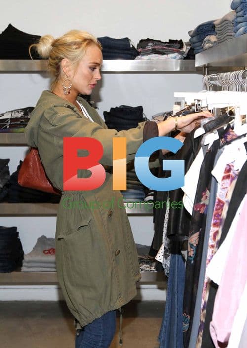 Lindsay Lohan Shopping in NYC