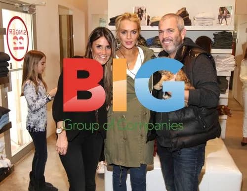 Lindsay Lohan Shopping at Singer22