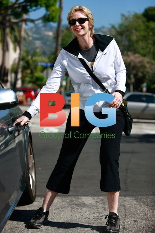 Glee's Jane Lynch Out for Breakfast