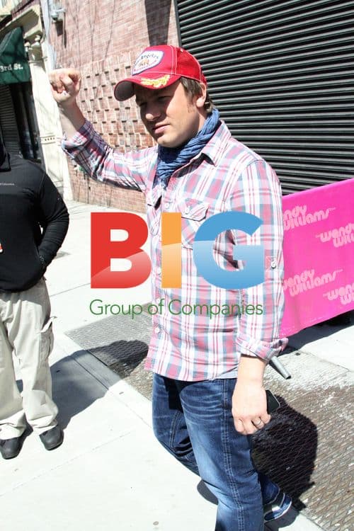 Celebrity Chef Jamie Oliver Leaves Wendy Williams Show