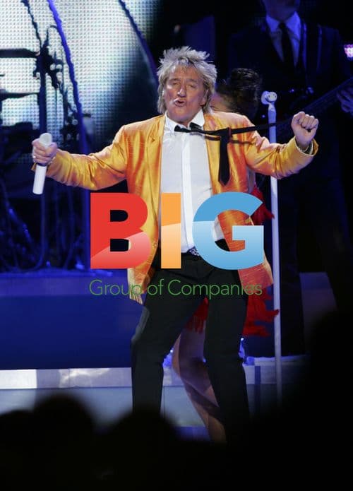 Rod Stewart and Stevie Nicks Perform