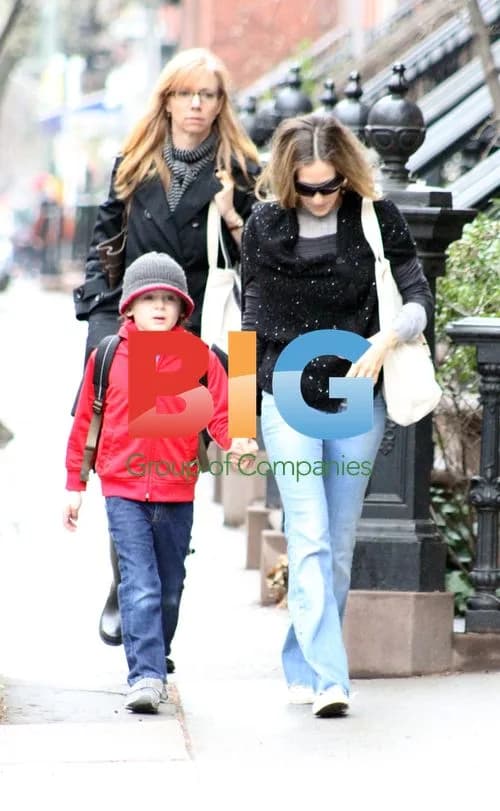Sarah Jessica Parker takes son to school