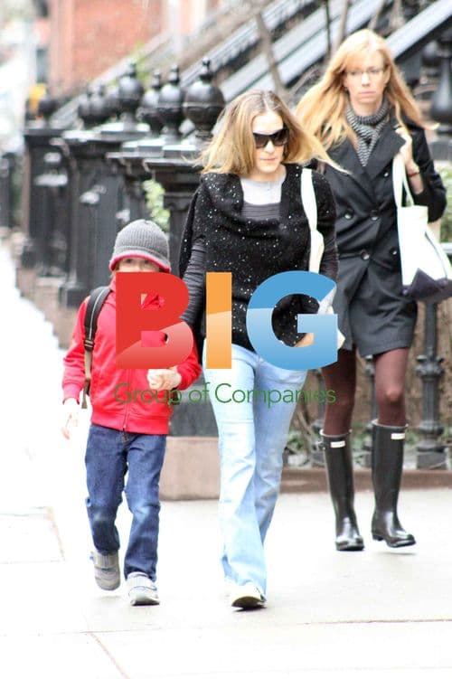 Sarah Jessica Parker Takes Son to School
