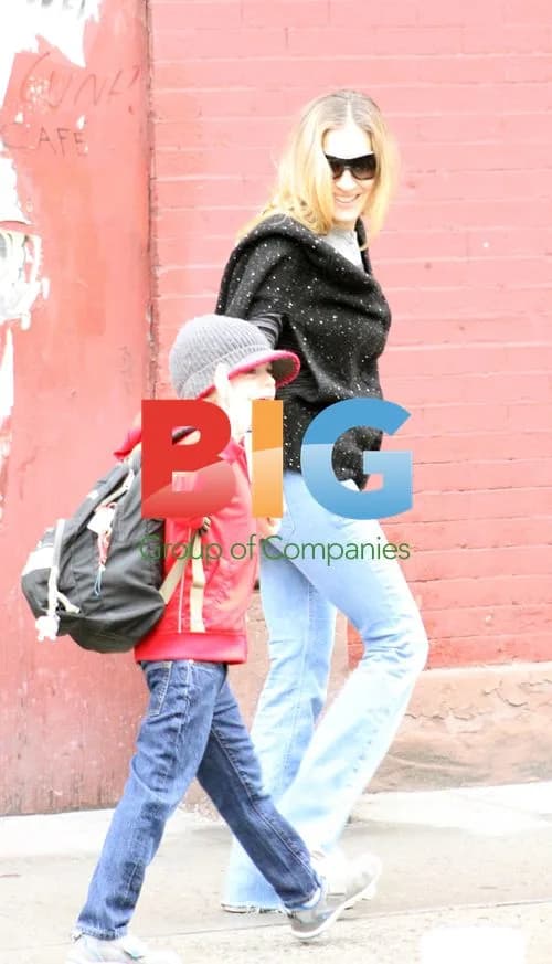Sarah Jessica Parker Takes Son to School