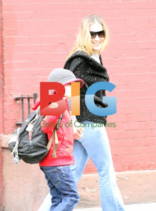 Sarah Jessica Parker Takes Son to School