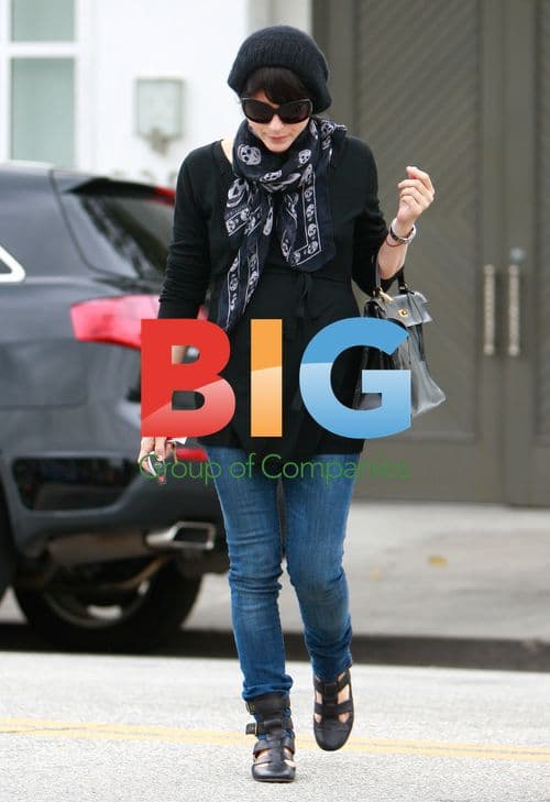 Selma Blair Leaving Office Meeting