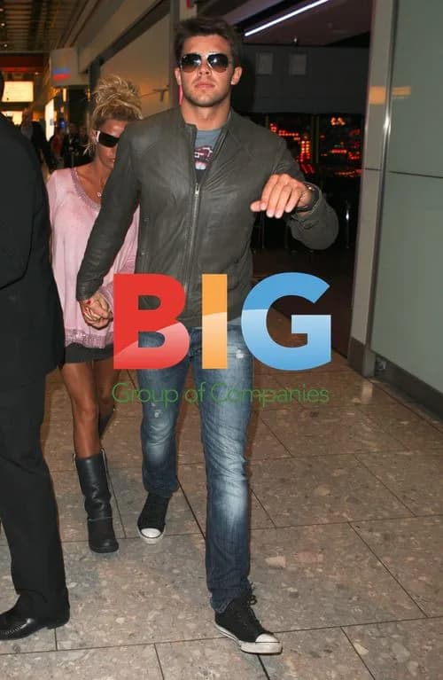 Jordan and Leandro Penna arrive in UK