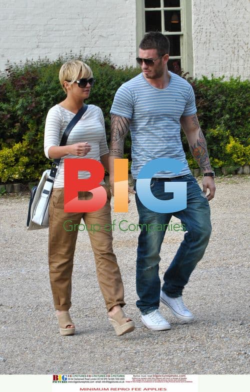 Kerry Katona and boyfriend out in pub