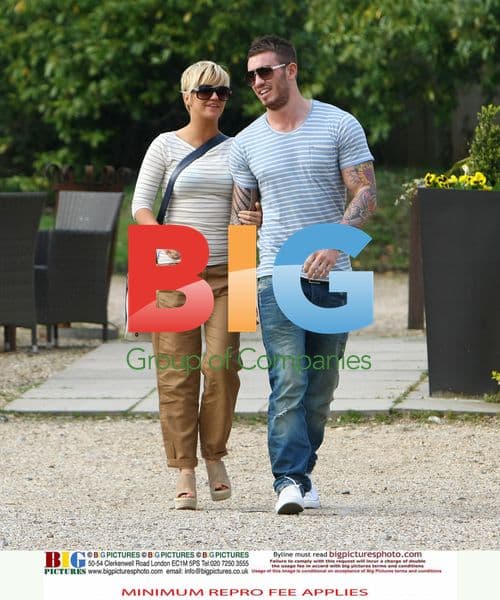 Kerry Katona and boyfriend spotted at pub