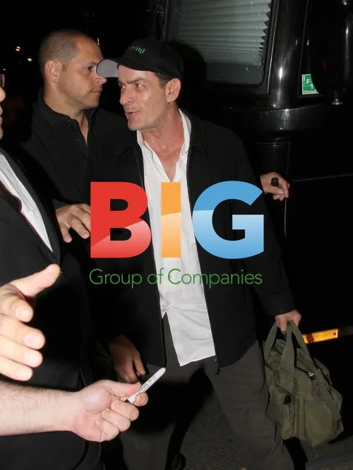 Charlie Sheen Leaves Oakdale Theater Performance