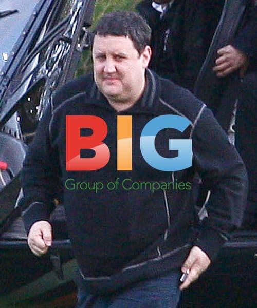 Peter Kay Arrives by Helicopter