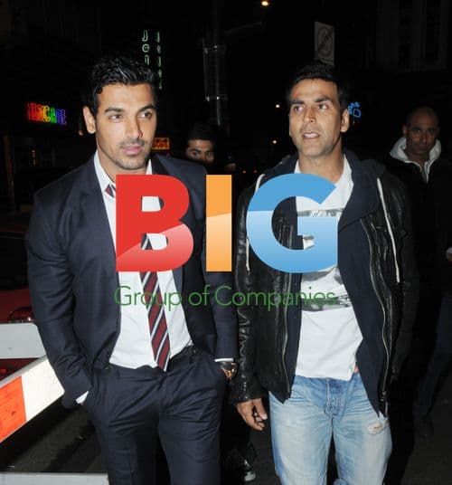 Akshay Kumar and John Abraham Filming 'Desi Boyz'