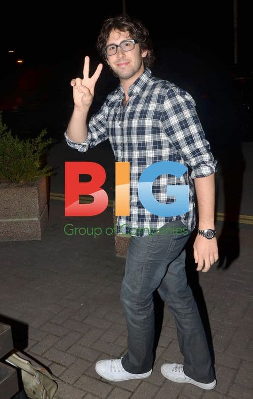 Josh Groban Leaves 'Late Show' in Dublin