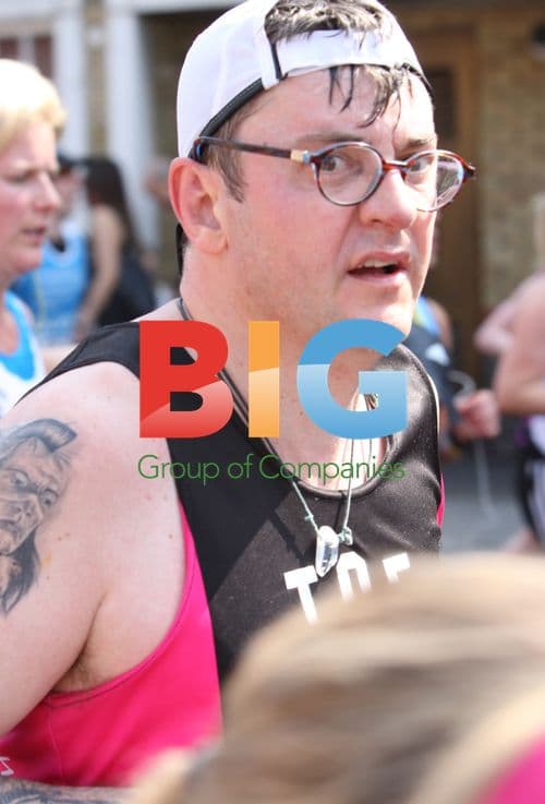 Joe Pasquale running London Marathon 2011