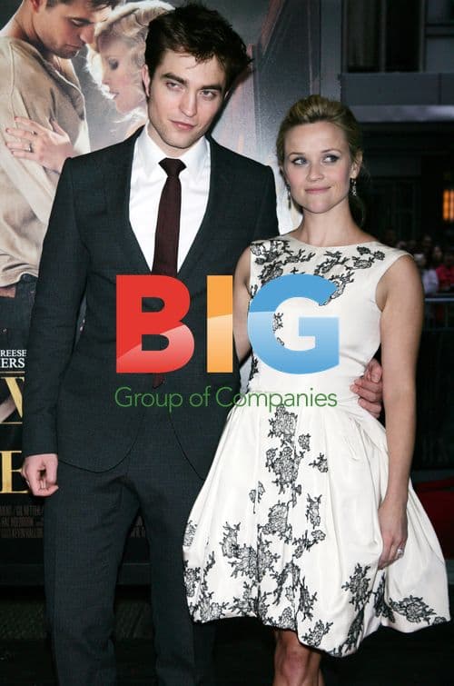 Robert Pattinson and Reese Witherspoon at "Water for Elephants" Premiere