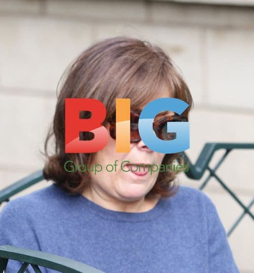 Lynda Bellingham Reading Newspaper