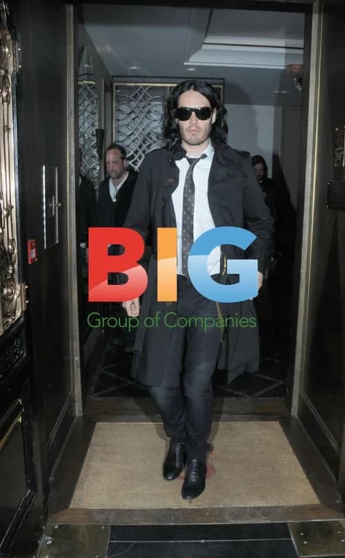 Russell Brand Leaving Scotts Restaurant