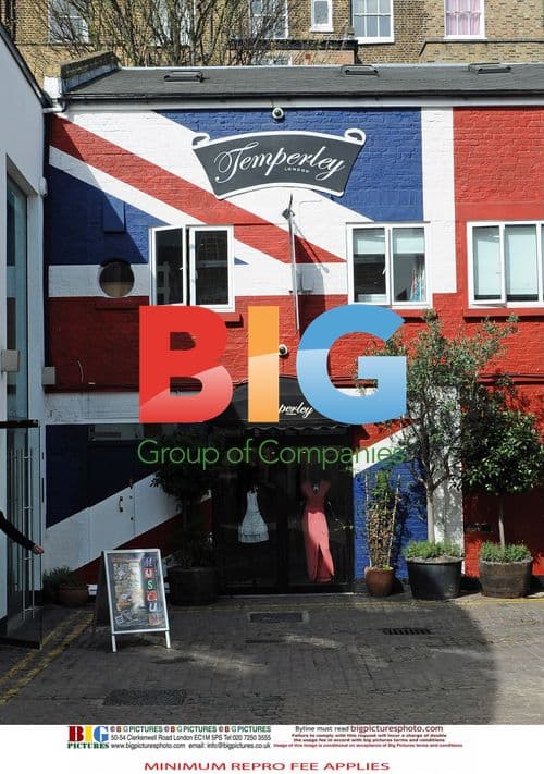 Carol and Pippa Middleton Visit Temperley Boutique