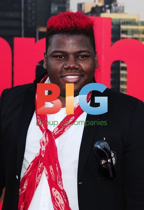 Celebrities at 'Arthur' Premiere in London