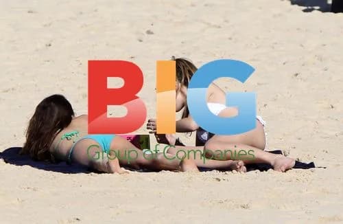 Nigella Lawson's daughter on Bondi beach