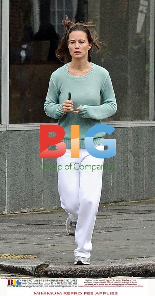 Pippa Middleton Moves Car After Parking Violation