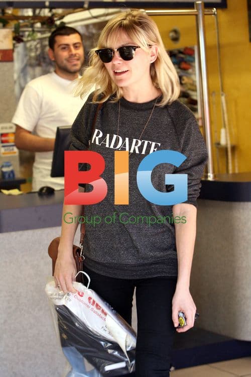 Kirsten Dunst Shopping in Beverly Hills