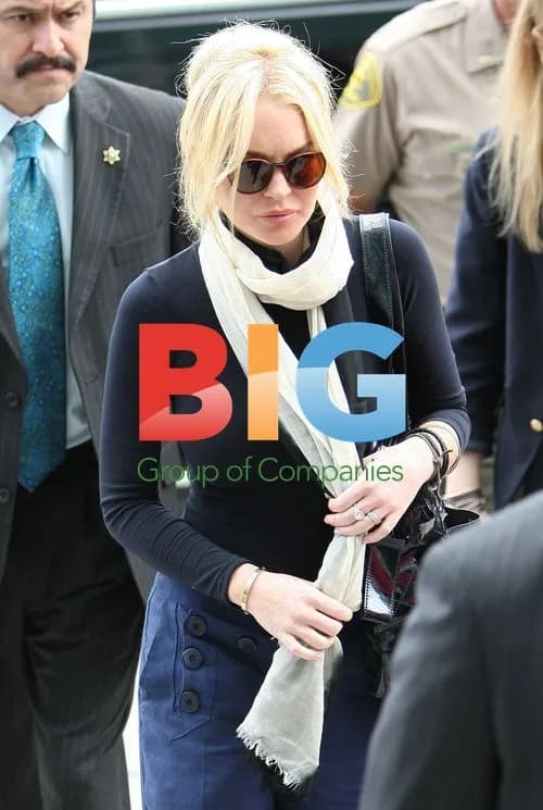 Lindsay Lohan Arriving at LA Courthouse