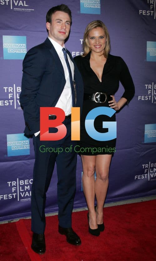 Vinessa Shaw and Chris Evans at 'Puncture' premiere