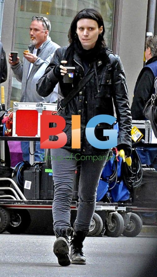 David Fincher and Rooney Mara on "Dragon Tattoo" set