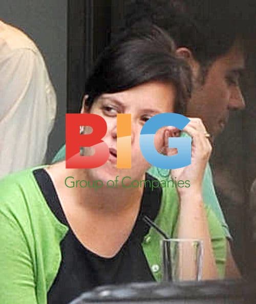 Lily Allen Seen Eating in London
