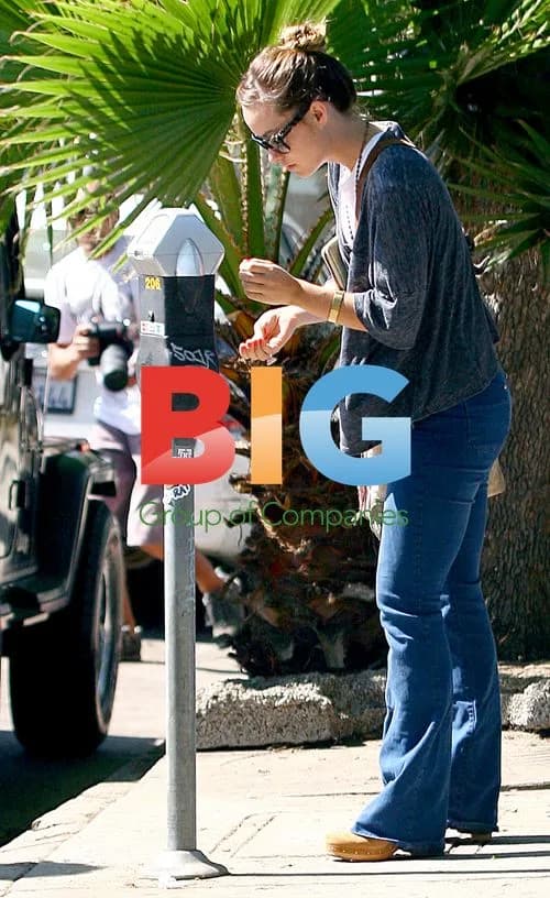 Olivia Wilde Spotted Casually at Lunch