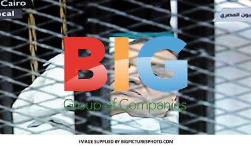 Hosni Mubarak Speaks from Courtroom Cage