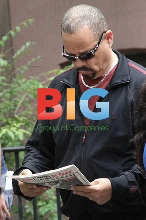Ice-T Reading New York Post on SVU Set